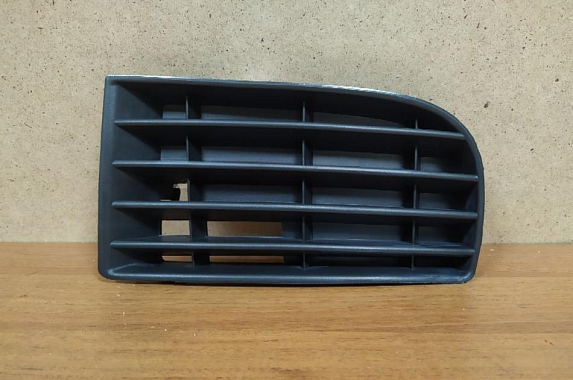 Заглушка туманки левая Volkswagen Golf V 2003-2008 (Тайвань)