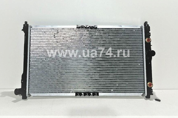 Радиатор DAEWOO NUBIRA 1.6-2.0 97-/LEGANZA 2.0 97- (SAT / Отломлена трубка) Дисконт 50%