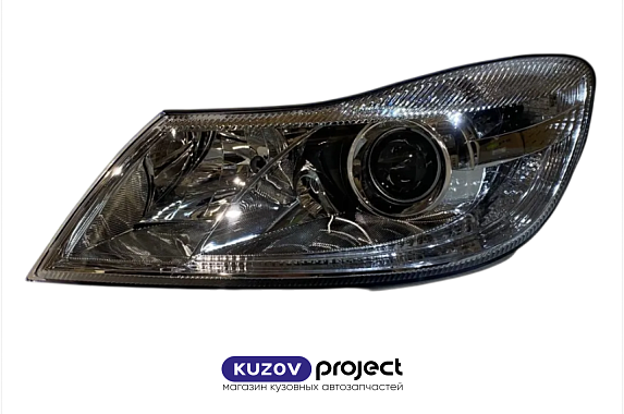 Фара левая c c электрокорректором Skoda Octavia (A5) 2008-2013 (TYC / Тайвань)