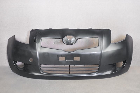Бампер передний Toyota Vitz / Yaris HBK 2005-2007 (Тайвань)